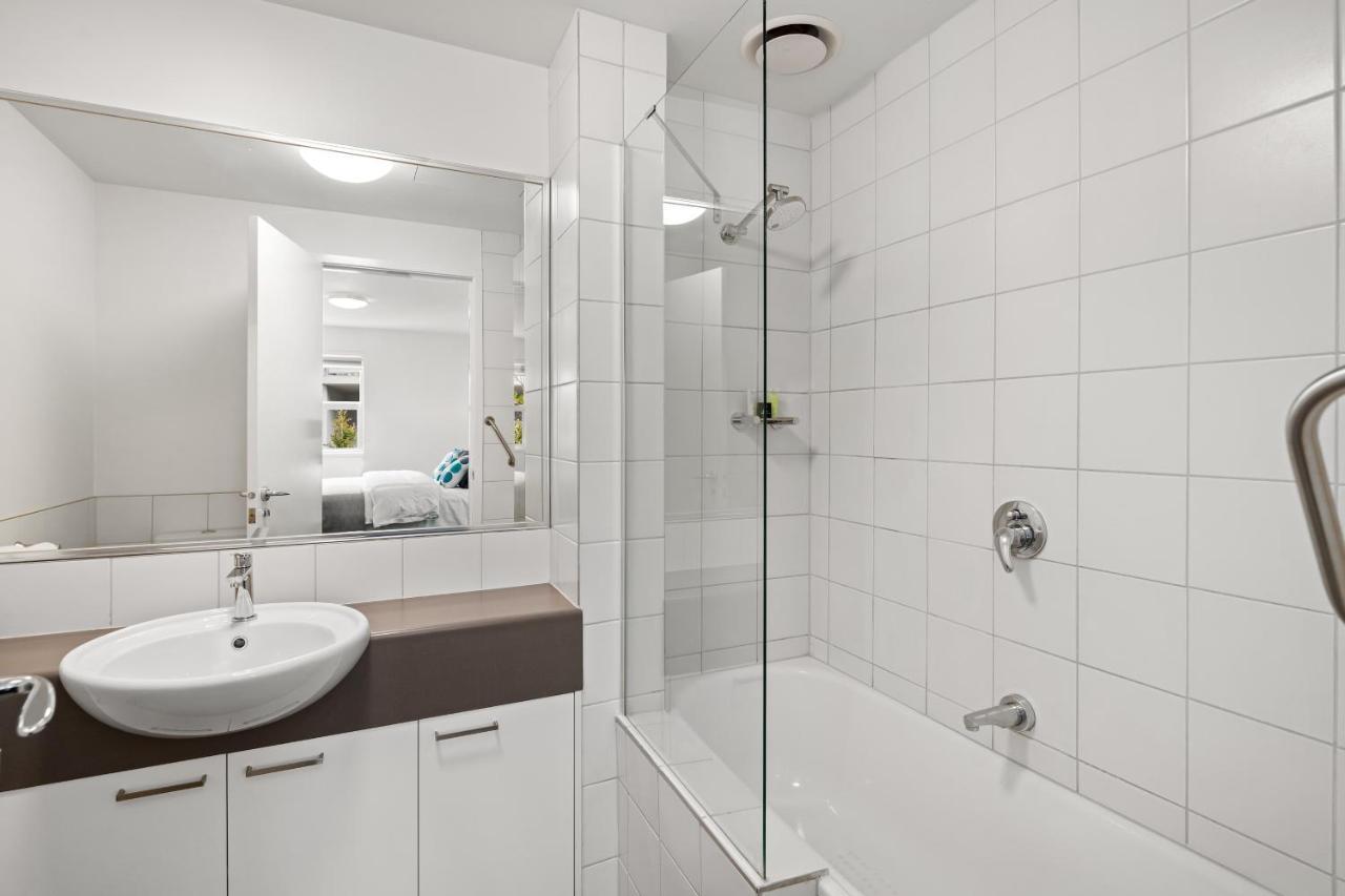 Burwood Serviced Apartments Екстер'єр фото